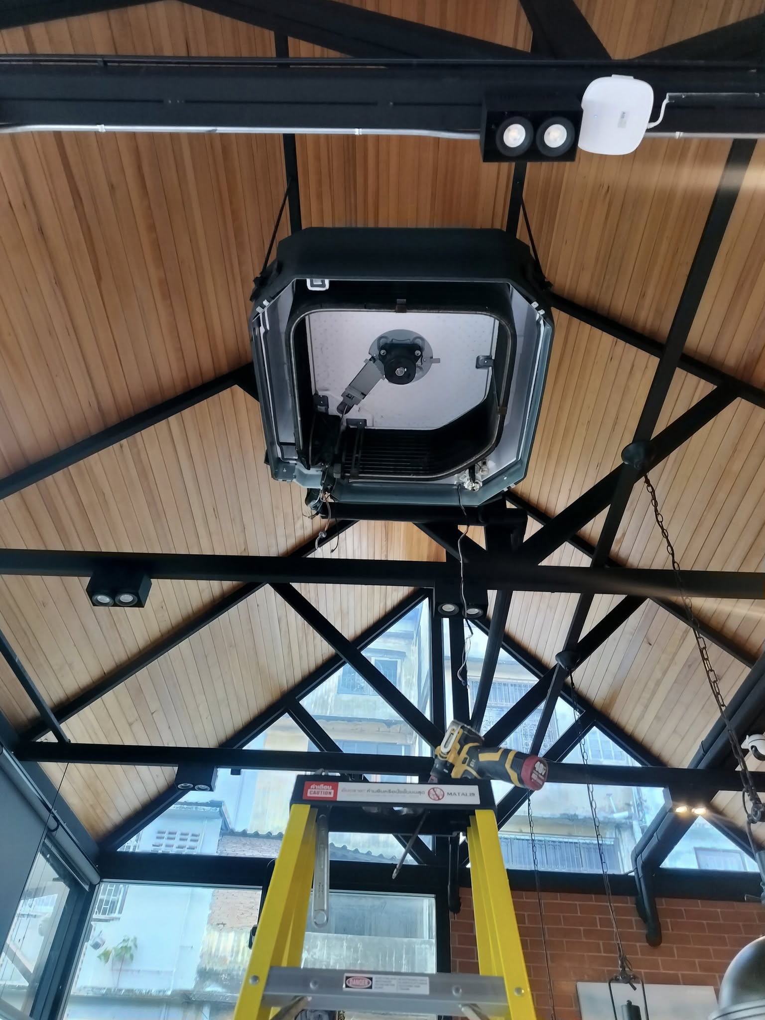 ผลงานติดตั้ง/ซ่อม/ล้างแอร์ 38