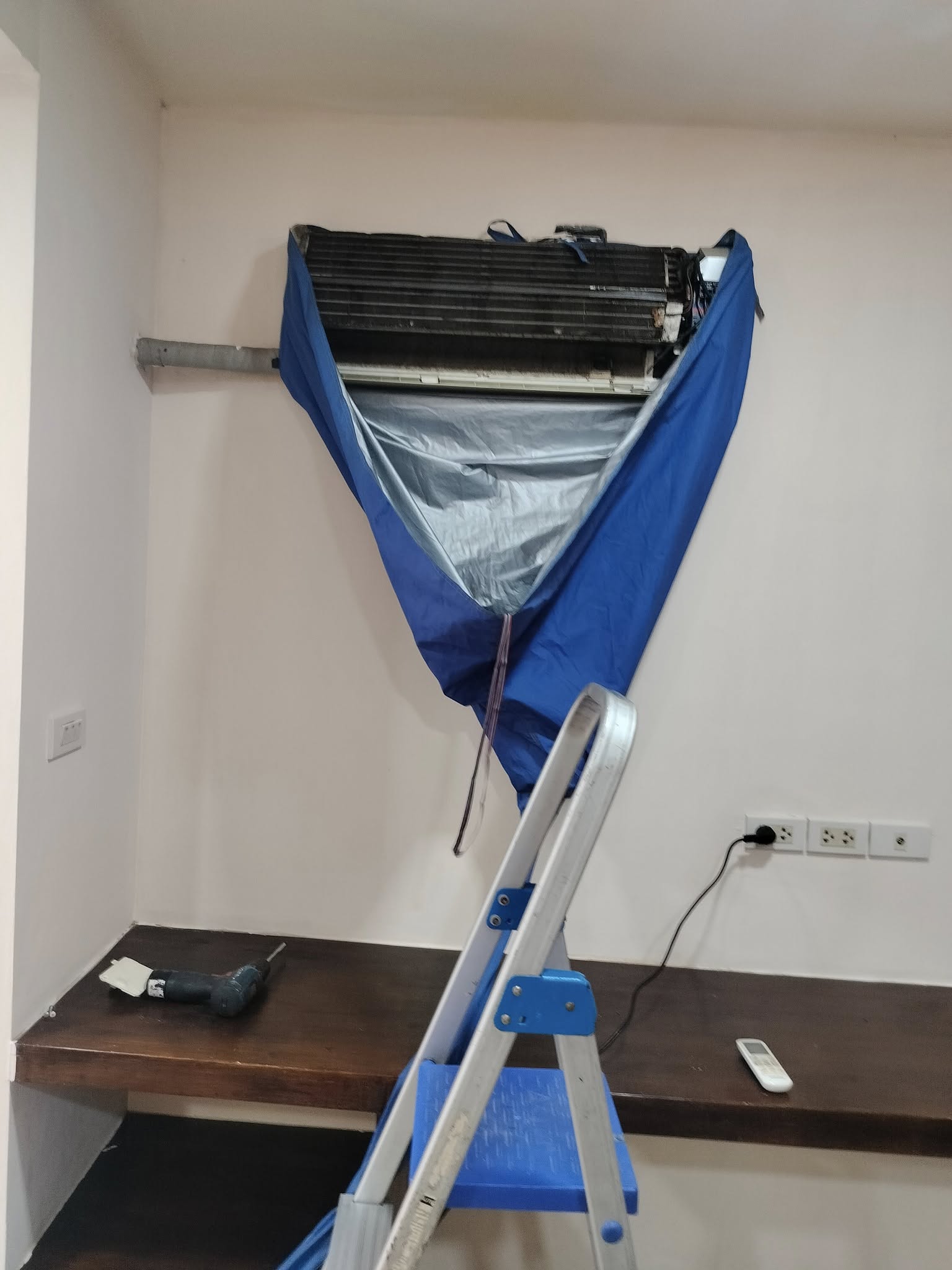 ผลงานติดตั้ง/ซ่อม/ล้างแอร์ 53